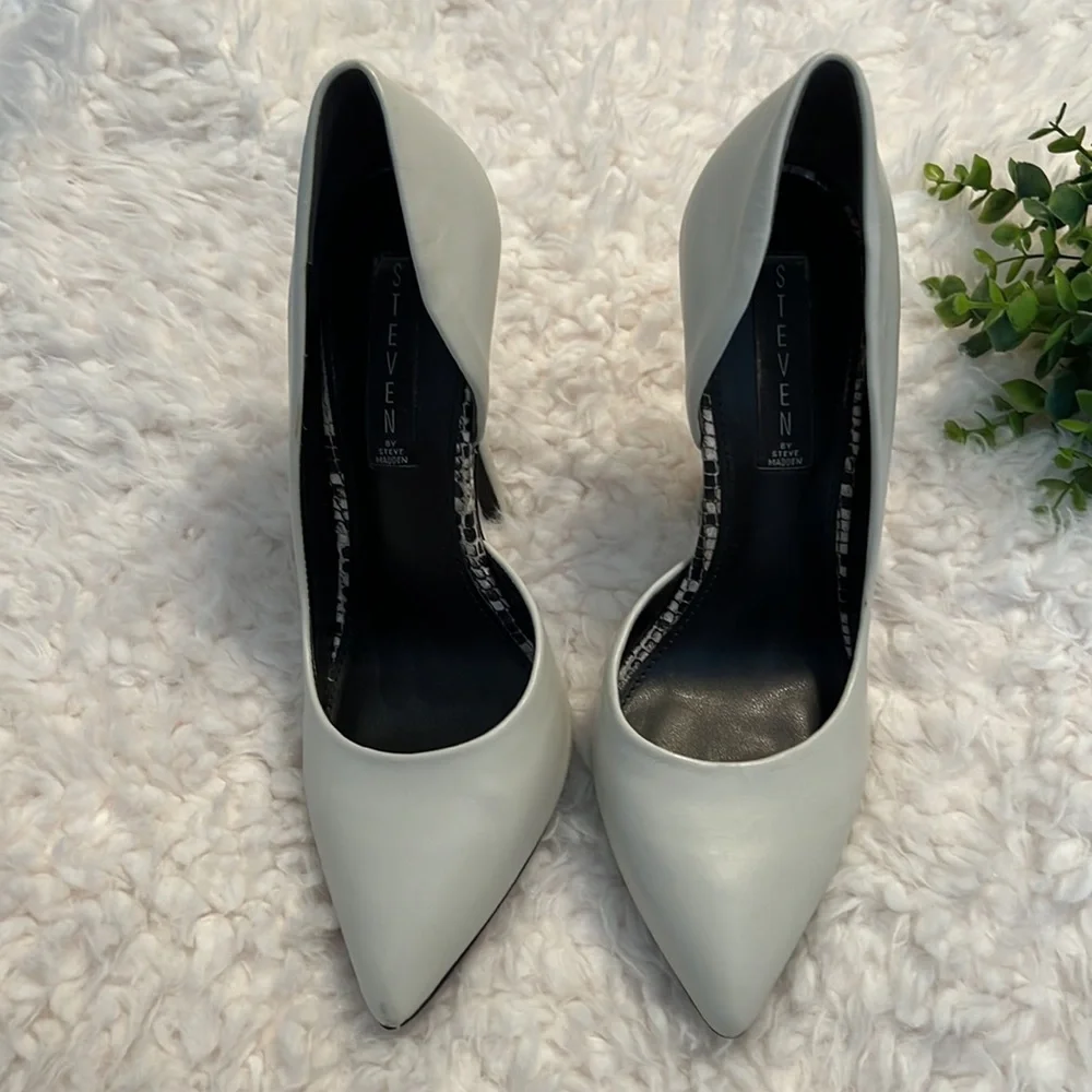 Steven by Steve Madden Newbee White Pumps - Picture 4 of 8